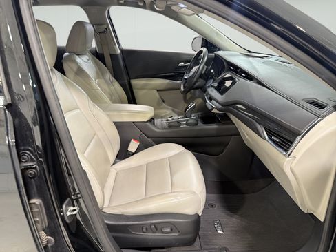 Used 2020 Cadillac XT4 Premium Luxury FWD image 12