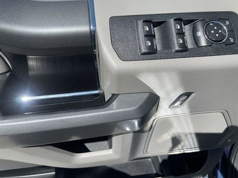 Used 2019 Ford F150 XLT w/ Equipment Group 302A Luxury AWD/4WD image 21
