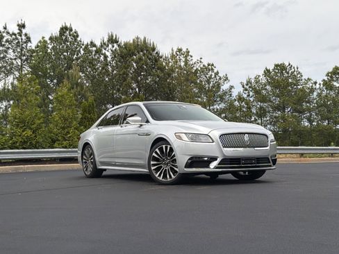 Used 2019 Lincoln Continental Select FWD image 2