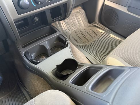 Used 2006 Dodge Dakota SLT image 25