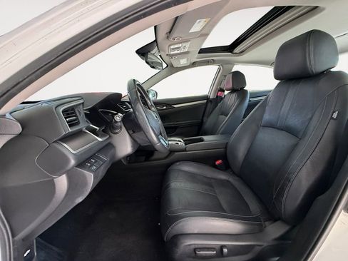Used 2018 Honda Civic Touring image 11
