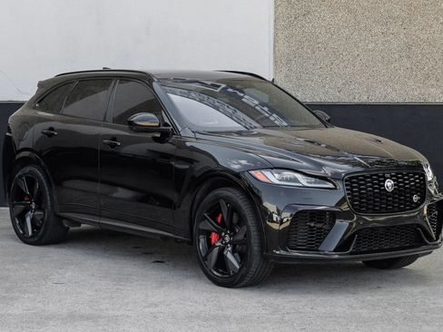 Used 2025 Jaguar F-PACE SVR AWD/4WD image 8