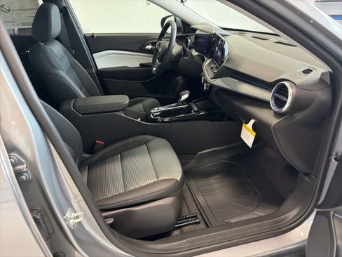 New 2026 Chevrolet Trax LT w/ Driver Confidence Package image 18
