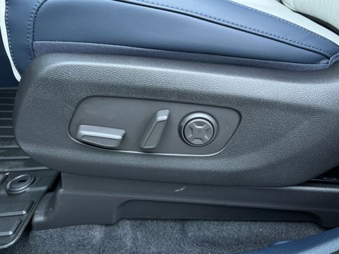 New 2026 Kia Carnival EX FWD image 27