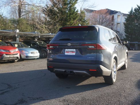 Used 2026 Toyota Grand Highlander Limited image 4