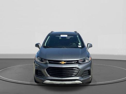 Used 2020 Chevrolet Trax LT w/ Driver Confidence Package FWD image 3