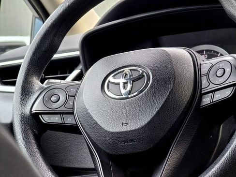 Used 2020 Toyota Corolla LE image 13