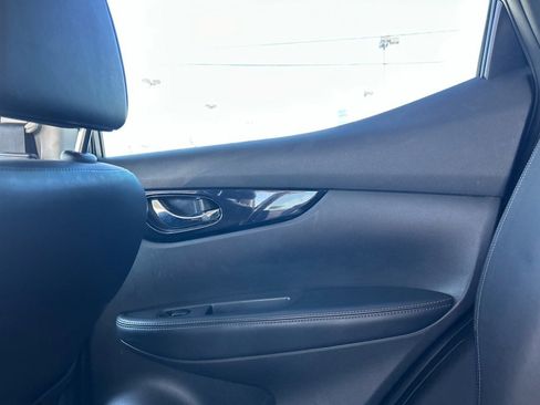 Used 2017 Nissan Rogue Sport SL w/ SL Premium Package image 29