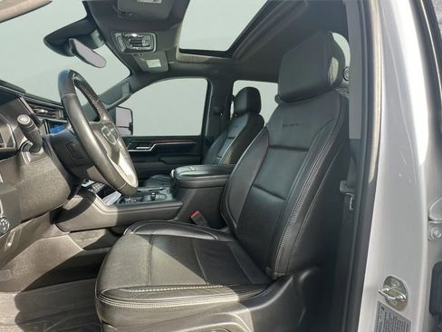 Used 2024 GMC Sierra 3500 Denali w/ Denali Reserve Package image 35