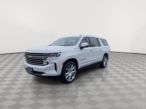 Used 2023 Chevrolet Suburban High Country w/ Premium Package 2 image 4