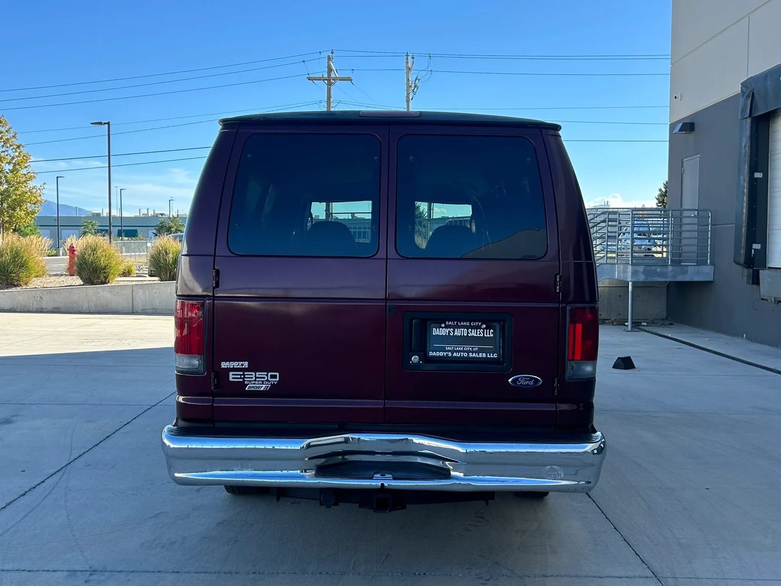 Used 2005 Ford E-350 and Econoline 350 Extended Super Duty RWD image 4