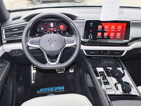 Used 2025 Volkswagen Atlas Cross Sport SEL Premium R-Line image 18