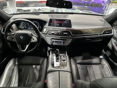 Used 2018 BMW 750i RWD image 58