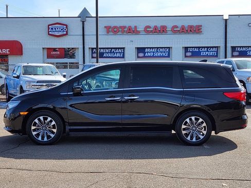 Used 2023 Honda Odyssey EX-L image 2