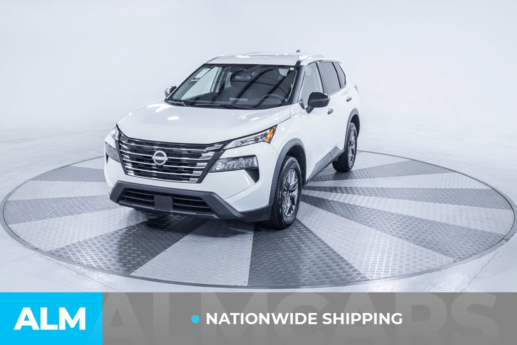 Used 2024 Nissan Rogue S FWD image 2