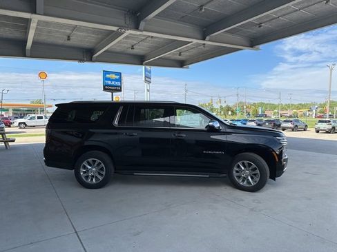 New 2025 Chevrolet Suburban Premier image 4
