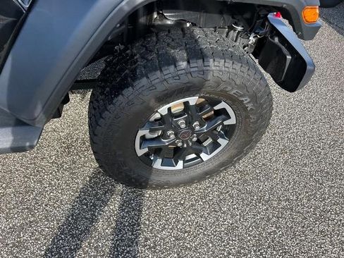 Used 2024 Jeep Gladiator Rubicon w/ Technology Group image 33