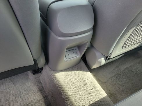 Used 2025 Hyundai Elantra SEL FWD image 13