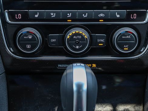 Used 2018 Volkswagen Passat 3.6 image 14