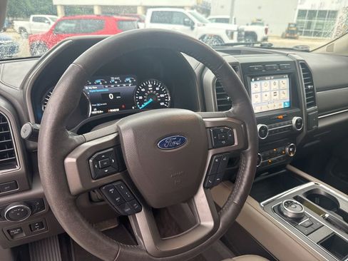 Used 2018 Ford Expedition XLT w/ Equipment Group 202A image 5