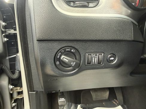 Used 2018 Dodge Charger R/T RWD image 19