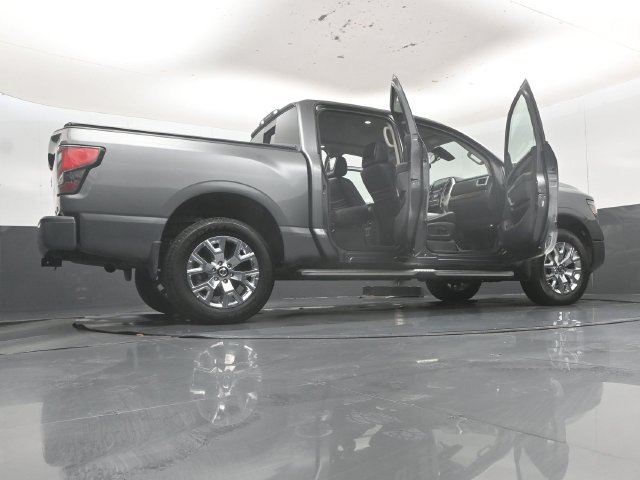 Used 2021 Nissan Titan SL w/ Moonroof Package AWD/4WD image 63