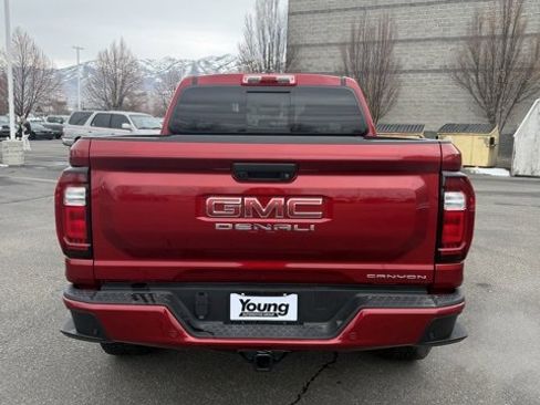 Used 2025 GMC Canyon Denali image 7