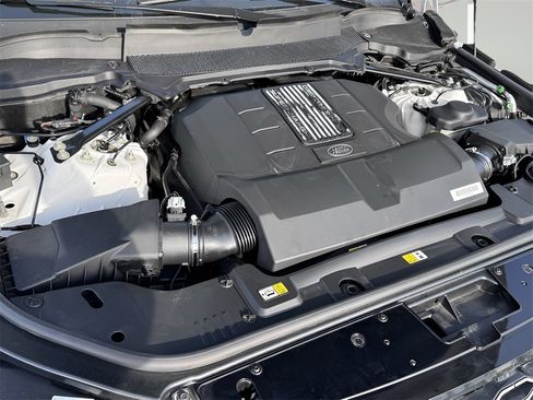 Used 2018 Land Rover Range Rover Supercharged image 9