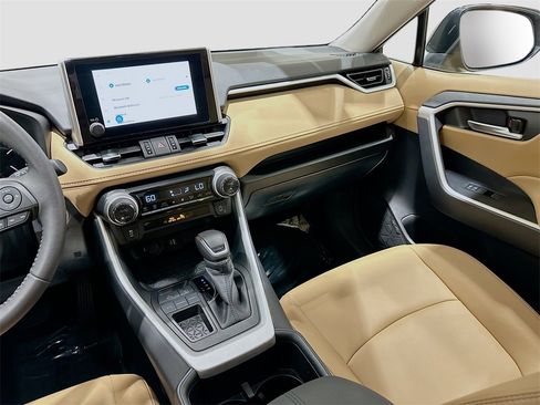 Used 2025 Toyota RAV4 XLE Premium image 23