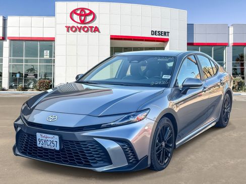 Certified 2025 Toyota Camry SE image 3