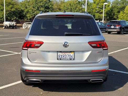 Used 2021 Volkswagen Tiguan SE w/ Panoramic Sunroof Package AWD/4WD image 7