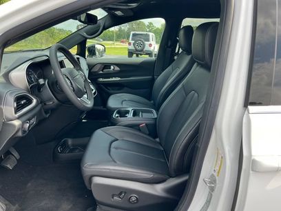 New 2027 Chrysler Pacifica Select