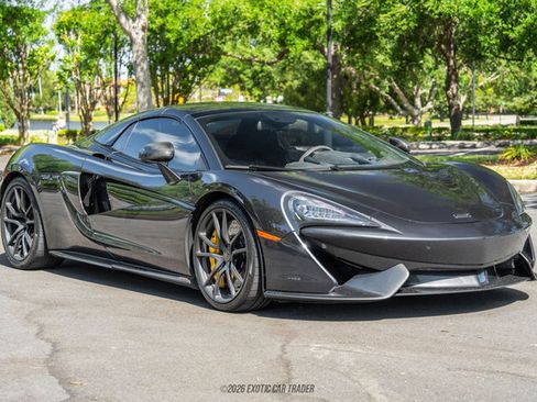 Used 2018 McLaren 570S Spider image 17