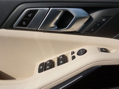 Used 2021 BMW X5 sDrive40i w/ Premium Package image 23