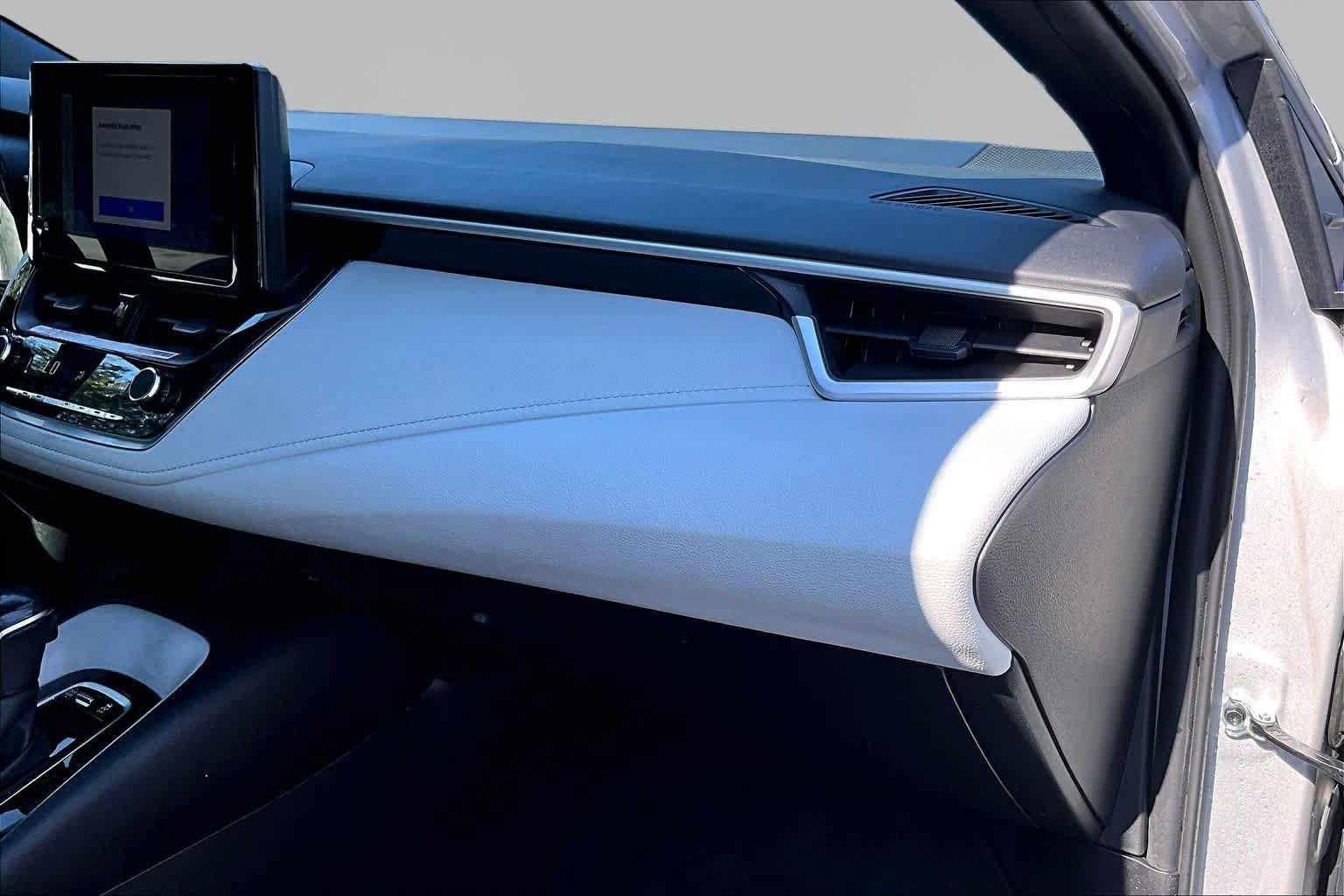 Certified 2025 Toyota Corolla SE FWD image 19