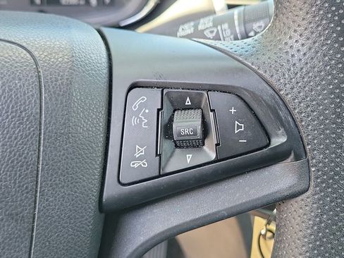 Used 2021 Chevrolet Trax LS w/ Tint and Cruise Package AWD/4WD image 25
