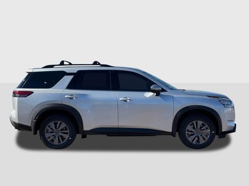 New 2025 Nissan Pathfinder SV image 6