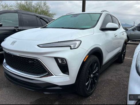 Used 2024 Buick Encore GX Sport Touring w/ Experience Buick Package image 5