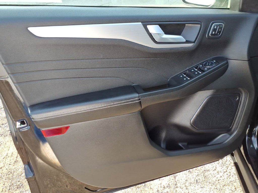 Used 2023 Ford Escape Platinum AWD/4WD image 13