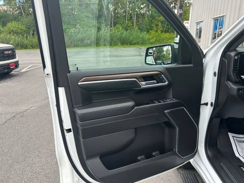 Certified 2024 Chevrolet Silverado 1500 LT AWD/4WD image 16