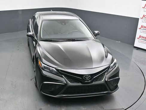 Used 2022 Toyota Camry SE FWD image 25