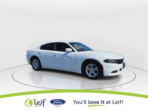 Used 2021 Dodge Charger SXT image 2