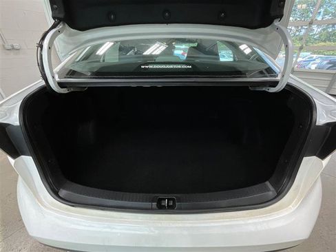 Used 2022 Toyota Corolla LE FWD image 26
