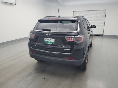 Used 2018 Jeep Compass Latitude w/ Popular Equipment Group AWD/4WD image 7