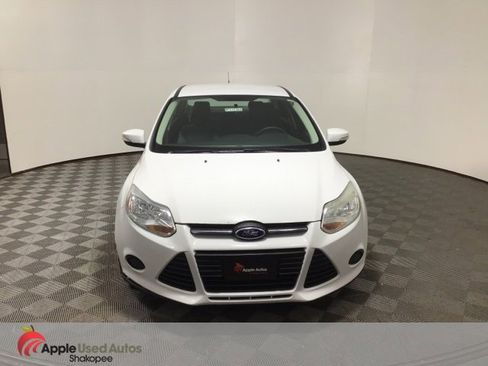 Used 2014 Ford Focus SE image 2