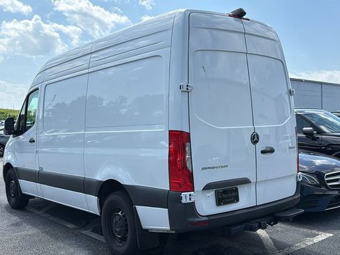 Used 2025 Mercedes-Benz Sprinter 2500 image 4