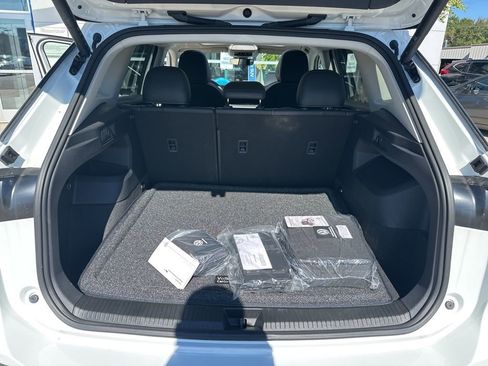 New 2025 Volkswagen Tiguan SE image 25