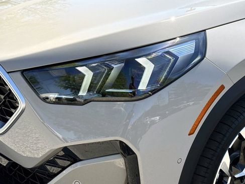 New 2026 BMW X2 xDrive28i w/ Technology Package AWD/4WD image 9