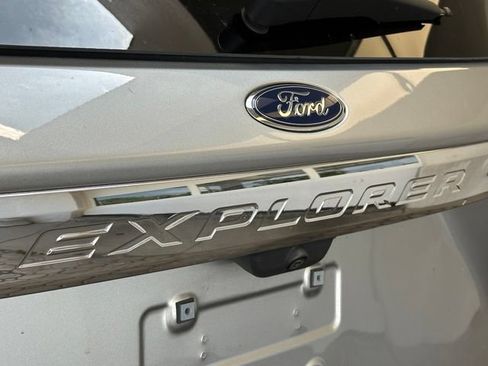 Used 2024 Ford Explorer Limited w/ Limited Technology Package AWD/4WD image 31