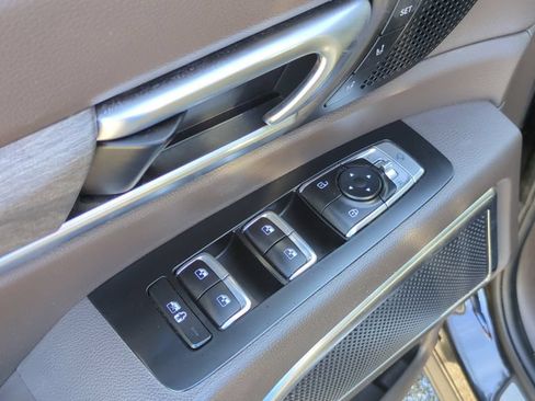 Used 2022 Kia Telluride SX w/ Towing Package FWD image 14